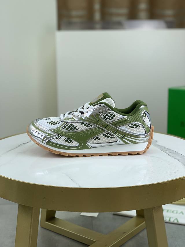 调工厂p价 男装男鞋 运动原单 Bottega Veneta全新Orbit 运动鞋情侣款 该鞋款灵感取材自90 年代运动鞋的鞋型轮廓，其特色在于网状纹理的应用以