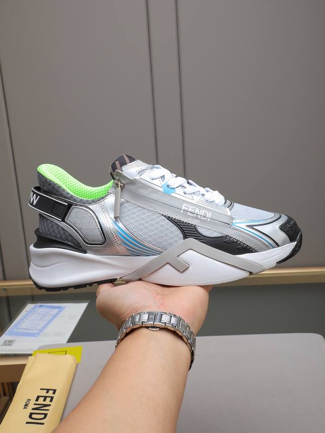 新品Fd休闲运动鞋，波浪形鞋底刻有F字样。鞋跟饰有凸纹压花Fend* Flow字样。鞋面牛皮接拼独特创新！超轻耐磨Eva鞋底，整体轻便舒适！Size：39-44