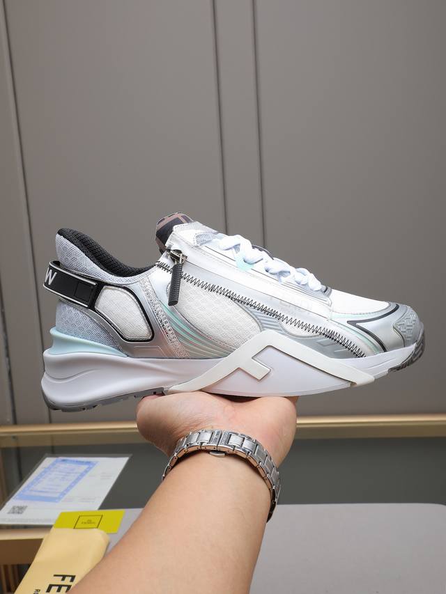 新品Fd休闲运动鞋，波浪形鞋底刻有F字样。鞋跟饰有凸纹压花Fend* Flow字样。鞋面牛皮接拼独特创新！超轻耐磨Eva鞋底，整体轻便舒适！Size：39-44