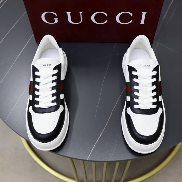 出厂价pp： Gucci 顶级代购 古奇 炸街款饼干鞋新品专柜同步发售原厂配置，意大利进口进口牛皮面料，高品质拼接复杂工艺，透气舒适内里鞋底：原厂特供原版底超级