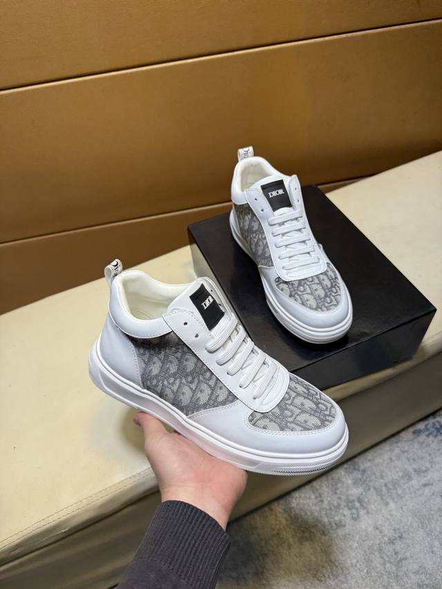 高邦 迪奥*Diao 原单品质.～ 独特现代风运动鞋。休闲鞋潮男必备款 意大利进口原版品牌，进口原版皮，羊里 拒绝脱色磨脚 鞋底：原厂特供原版底，法国懒人风格设
