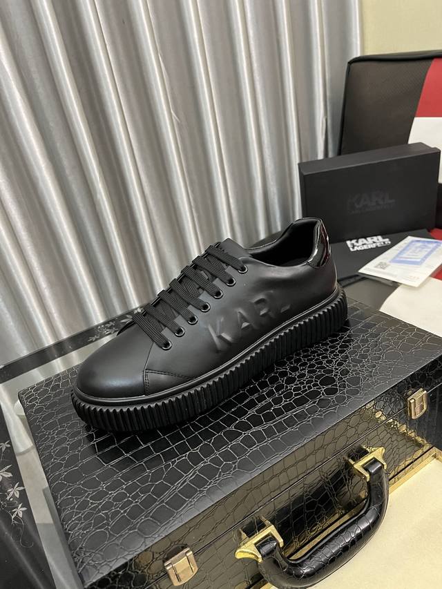 出厂价pp： 新品Calvin Klei*卡尔文 克莱恩～高端男士慢跑鞋经典运动休闲鞋！顶级代购原单货！原版进口牛皮搭配进口透气网布面料进口牛皮垫脚透气网布面料