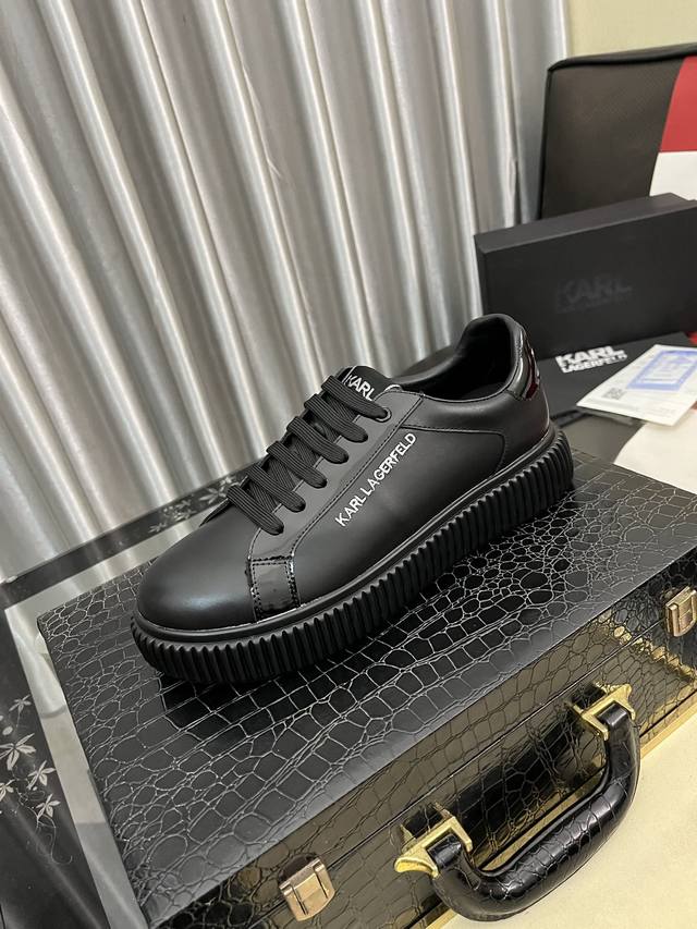 出厂价pp： 新品Calvin Klei*卡尔文 克莱恩～高端男士慢跑鞋经典运动休闲鞋！顶级代购原单货！原版进口牛皮搭配进口透气网布面料进口牛皮垫脚透气网布面料