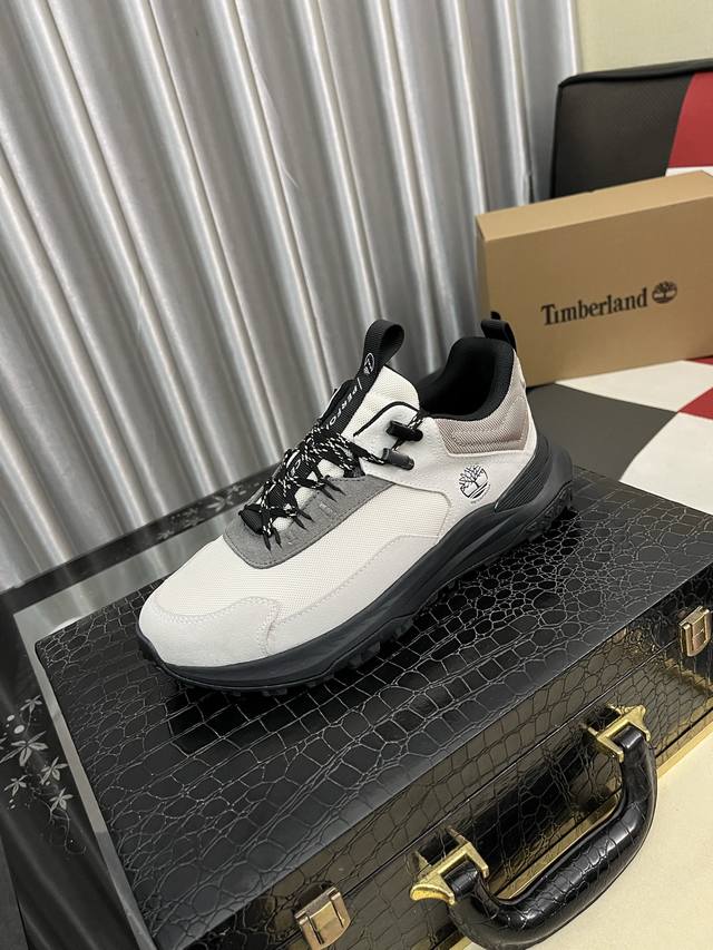 出厂价pp： Timberlan*添柏岚靴子 完美Hold住所有穿搭 自由随性 N种搭配 我可太喜欢的高颜值马丁靴！！！ 吊带搭宽松牛仔裤 牛仔裙 绝配 顶配这