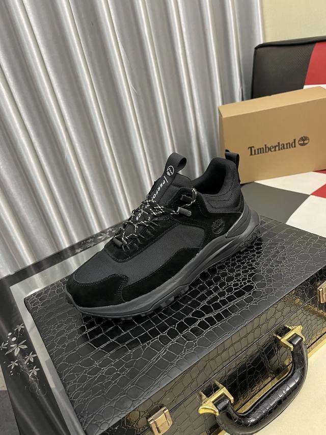 出厂价pp： Timberlan*添柏岚靴子 完美Hold住所有穿搭 自由随性 N种搭配 我可太喜欢的高颜值马丁靴！！！ 吊带搭宽松牛仔裤 牛仔裙 绝配 顶配这