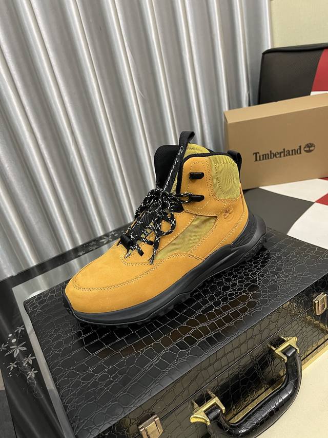 出厂价pp： Timberlan*添柏岚靴子 完美Hold住所有穿搭 自由随性 N种搭配 我可太喜欢的高颜值马丁靴！！！ 吊带搭宽松牛仔裤 牛仔裙 绝配 顶配这