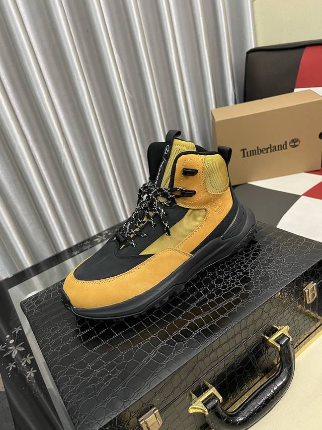 出厂价pp： Timberlan*添柏岚靴子 完美Hold住所有穿搭 自由随性 N种搭配 我可太喜欢的高颜值马丁靴！！！ 吊带搭宽松牛仔裤 牛仔裙 绝配 顶配这