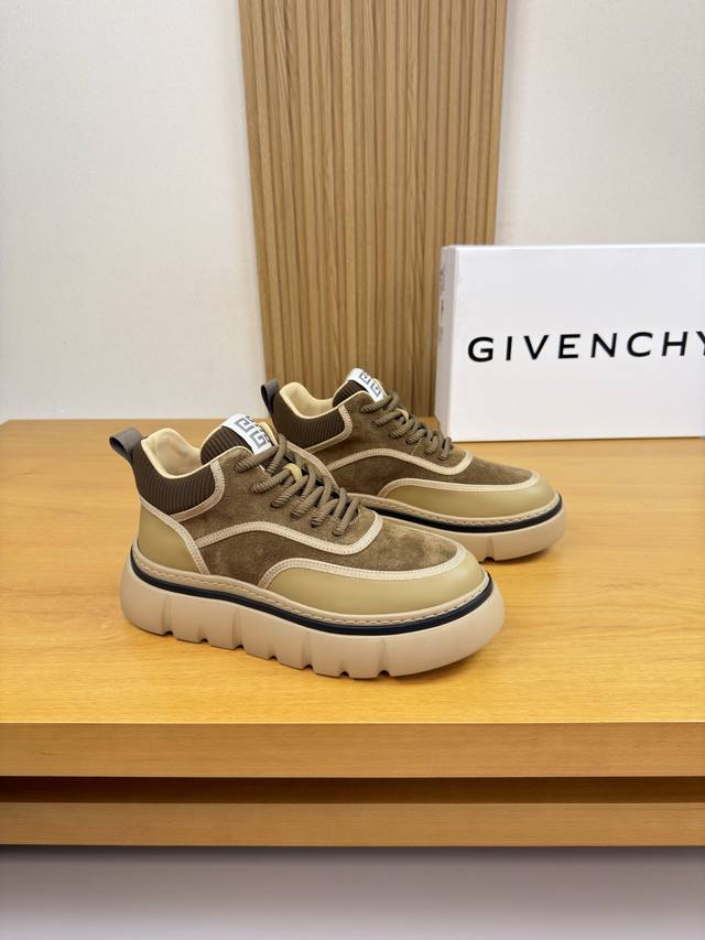 Givenchy 纪梵希 -高端品质 原单 高帮休闲运动鞋 -鞋面；纳帕小牛皮、反绒小牛皮、鞋口.鞋舌.品牌条纹布匹、后跟品牌织带、鞋舌.车缝品牌Logo布标