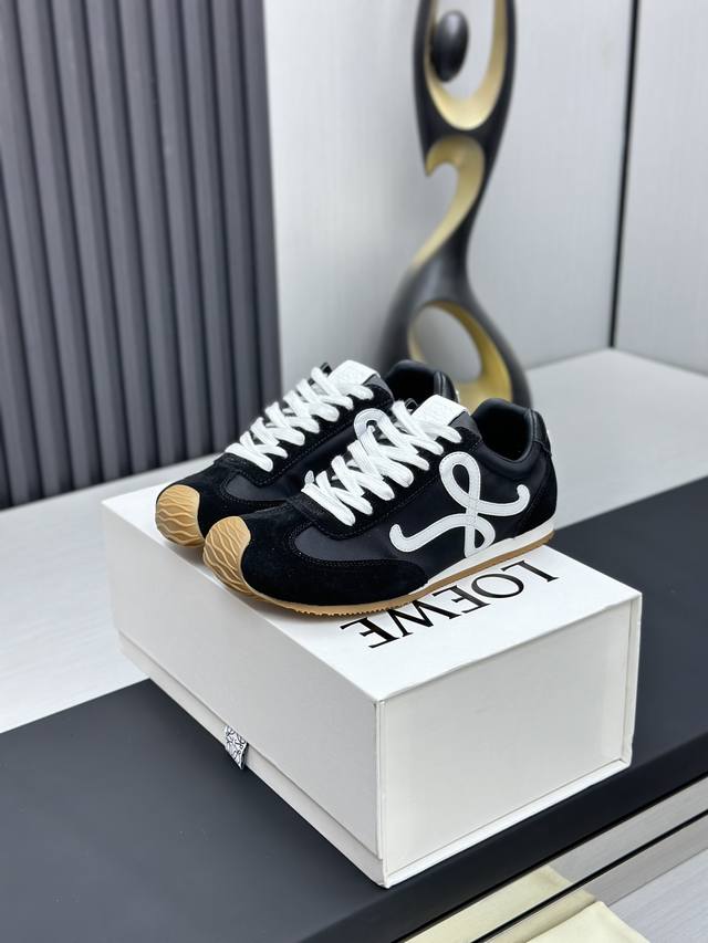 工厂p价p￥ 罗意威 Loew* 全新Flow Runner2.0系列新款走秀运动鞋 全新配色复古系列跑鞋 之前被他家种草的宝宝.这次的款式千万不要错过.轻便舒