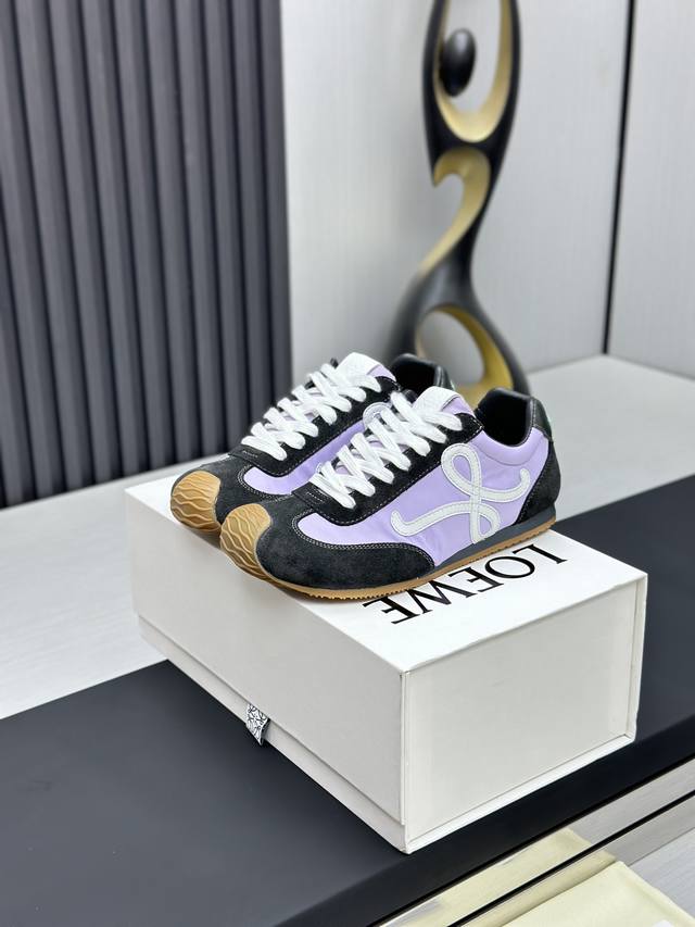 工厂p价p￥ 罗意威 Loew* 全新Flow Runner2.0系列新款走秀运动鞋 全新配色复古系列跑鞋 之前被他家种草的宝宝.这次的款式千万不要错过.轻便舒