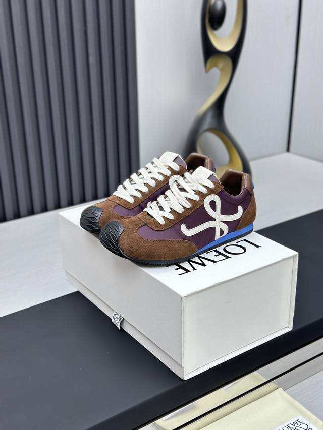 工厂p价p￥ 罗意威 Loew* 全新Flow Runner2.0系列新款走秀运动鞋 全新配色复古系列跑鞋 之前被他家种草的宝宝.这次的款式千万不要错过.轻便舒