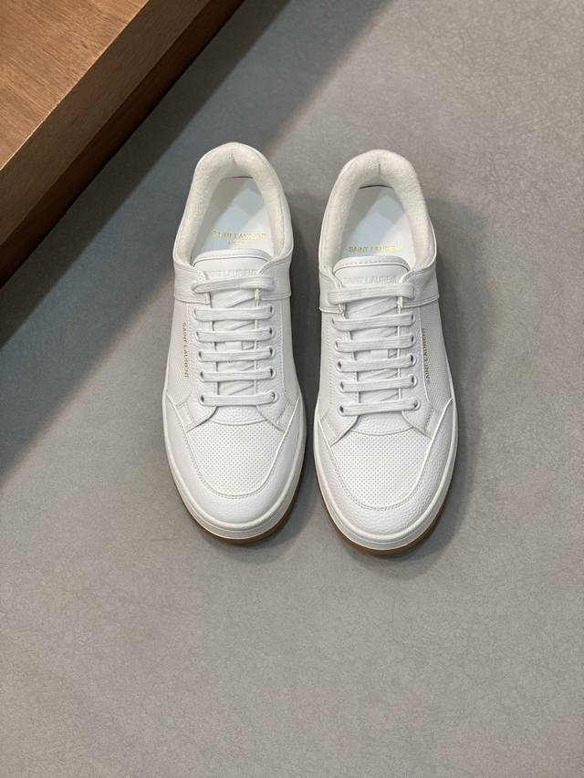 情侣款 Saint Laurent 罗兰顶级代购 圣 炸街男神高帮靴子休闲款运动鞋来袭，超人气新品专柜同步，鞋面意大利原版进口牛皮，拼接复杂工艺完美复刻，进口毛