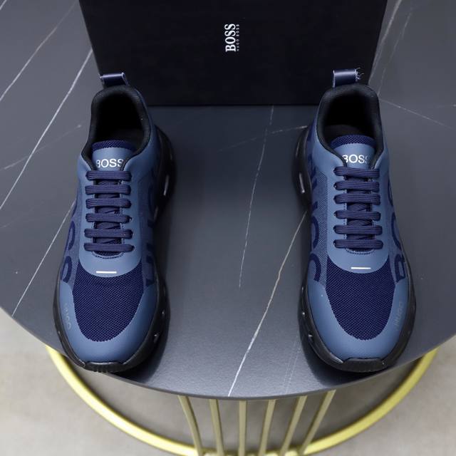 出厂价pp： Boss -鞋面：品牌布匹拼接皮料 -内里：舒适透气 -大底：原版轻便柔软耐磨大底 -超高品控 做工精细：凸显 高端 贵气 档次 -Size ：3