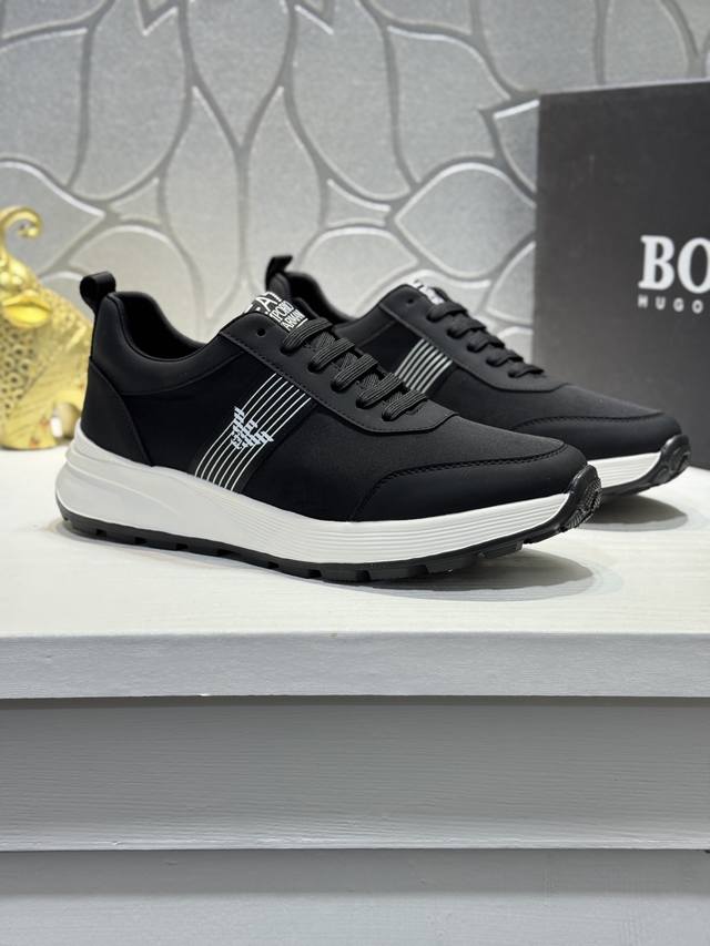 Armani 阿玛尼 力推经典款休闲男鞋，全新米兰时装时尚的设计，完美做工，打造装柜品质，鞋面：牛皮配时尚精美品牌网面材料柔软舒适，真皮鞋垫，橡胶耐磨大底，你值