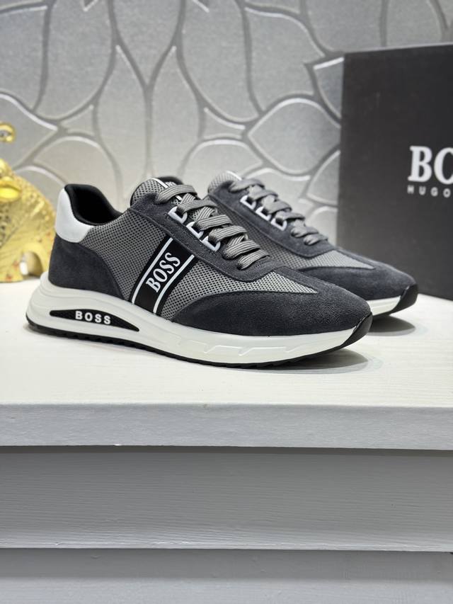 Bos＊ 男士精品 Boss 运动男鞋，本款是官方主打经典款，1:1质量，原厂名师制作，采用牛皮搭配面料舒适透气网布内里。完美楦型，大方时尚的设计，吸引了众多消