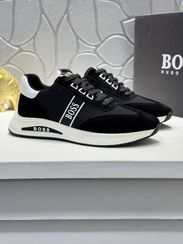 Bos＊ 男士精品 Boss 运动男鞋，本款是官方主打经典款，1:1质量，原厂名师制作，采用牛皮搭配面料舒适透气网布内里。完美楦型，大方时尚的设计，吸引了众多消