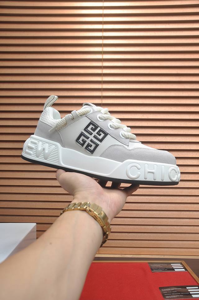 出厂价p Givenchy.纪梵希 专柜同步发售鞋面：意大利进口品牌印花布匹 尽显奢华，透气网布内里加上双层组合，脚感舒适，鞋底：原厂特供橡胶发泡大底，轻便，舒