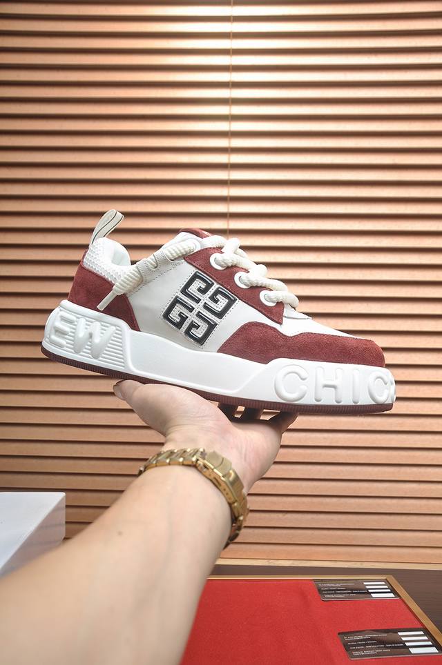 出厂价p Givenchy.纪梵希 专柜同步发售鞋面：意大利进口品牌印花布匹 尽显奢华，透气网布内里加上双层组合，脚感舒适，鞋底：原厂特供橡胶发泡大底，轻便，舒