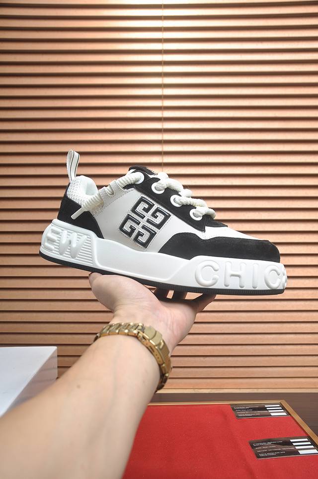 出厂价p Givenchy.纪梵希 专柜同步发售鞋面：意大利进口品牌印花布匹 尽显奢华，透气网布内里加上双层组合，脚感舒适，鞋底：原厂特供橡胶发泡大底，轻便，舒