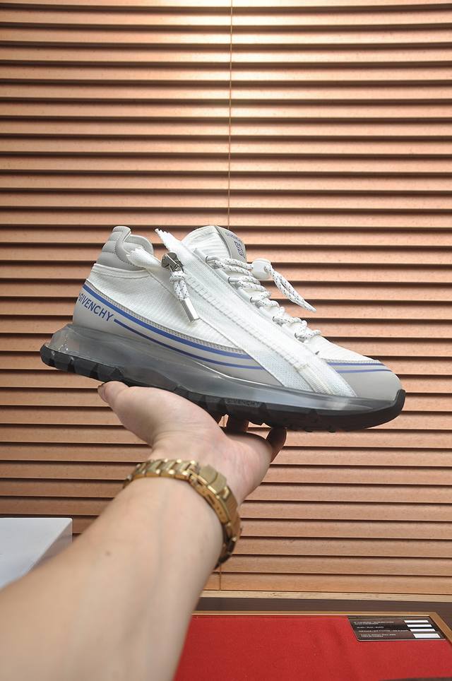 出厂价p Givenchy.纪梵希 专柜同步发售鞋面：意大利进口品牌印花布匹 尽显奢华，透气网布内里加上双层组合，脚感舒适，鞋底：原厂特供橡胶发泡大底，轻便，舒