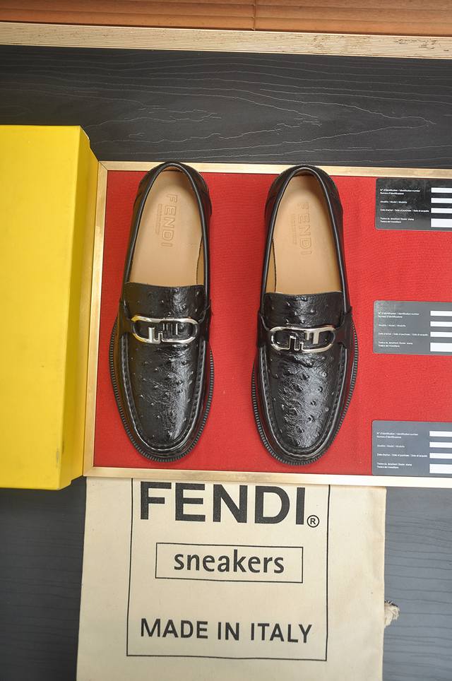 出厂价p 芬迪 Fendi 最新高端男鞋香港专柜！ 原单品质 鞋面采用进口牛皮材料、牛皮内里 ！入足超舒服，原厂耐磨大底 奢华时尚 休闲百搭！尺码：38-45