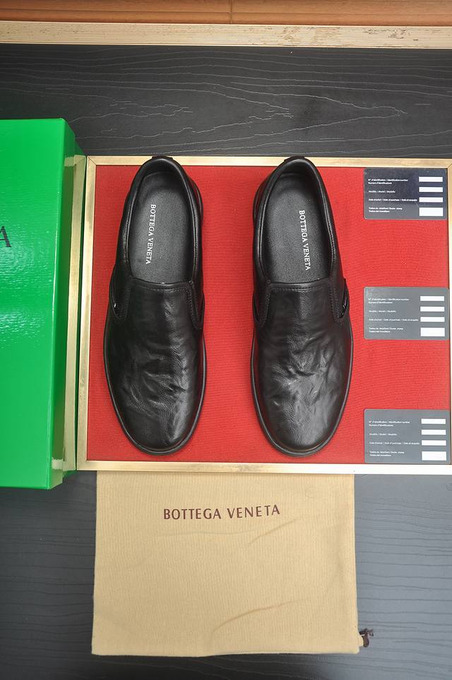 出厂价p Bv 官网男鞋牛皮编织内里牛皮橡胶大底专柜1:1品质 每一位成功男士的身份衬托上脚大气稳重高端定制专柜原版复刻进口牛皮纯手工编织不管风吹雨打鞋楦不变经