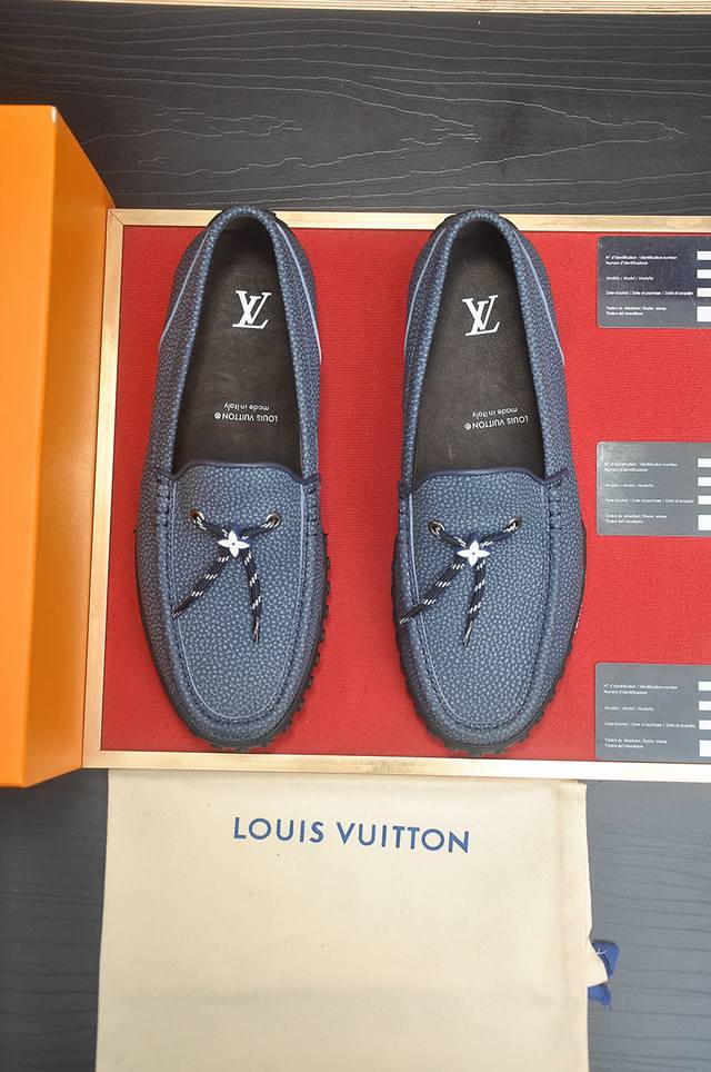 出厂价p Louis Vuitton 原单 新款Lv路易威登 * 顶级版本 Lv经典豆豆鞋！选用进口原版单牛皮 原版真皮边条拼接耐磨橡胶大底！高品质精品！码数3