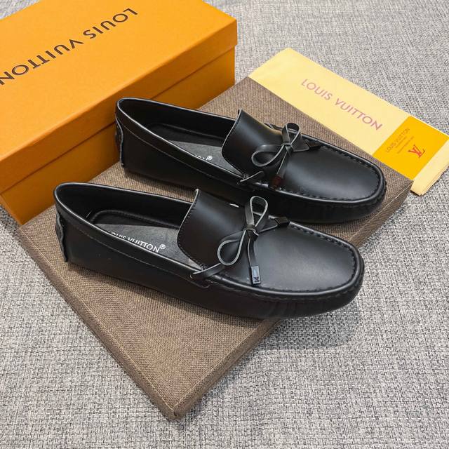 Lv路易威登官网旗舰店商务正装休闲商务高端豆豆鞋，鞋面头层意大利牛皮，舒适吸汗透气全纯牛里 真材实料 ，原版进口耐磨橡胶底， [ 精致优雅男士心备佳品，鞋面尽显