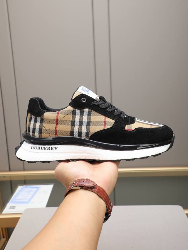 巴宝利 时尚顶级潮牌，一款能驾驭各种风格男鞋，鞋面由多种材质拼接而成，内里为进口网布，吸汗舒适，爆米花大底设计是重中之重-轻便.舒适。极度考验工艺要求:双色可选