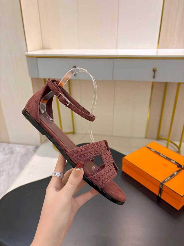 爱玛仕 25 2025春夏新品 顶级版本经典H型Oran粗跟拖鞋系列 鞋面：原版特定牛皮 内里：进口混种羊皮 大底：原版意大利真皮大底 跟高：平底 5Cm 鞋码