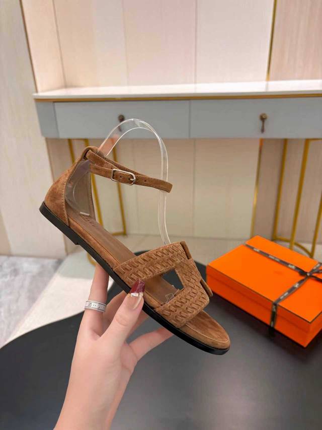 爱玛仕 25 2025春夏新品 顶级版本经典H型Oran粗跟拖鞋系列 鞋面：原版特定牛皮 内里：进口混种羊皮 大底：原版意大利真皮大底 跟高：平底 5Cm 鞋码