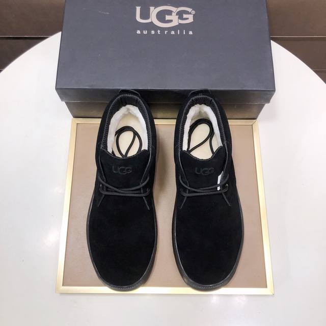 工厂p批 Ugg 全真羊毛内里 请注意 原单品质 比较毛料的厚度爆款马丁靴 来自澳洲温暖奢侈品牌男鞋，官网同步、贝克汉姆男款..，采用进口头层打蜡牛皮制作，鞋头