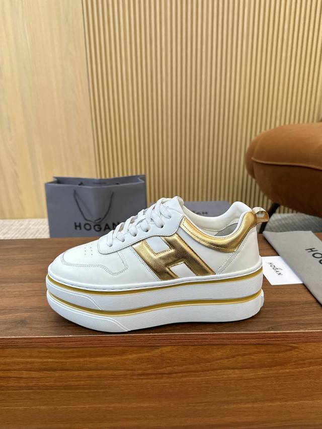 实价不让利 ！爆爆爆 霍根Hogan新款， 女士时尚圆头系带运动休闲鞋，双层厚底，让你穿上瞬间长高70Mm。丝绸小牛皮撞色搭配，线条流畅勾画新时代的美感。高弹鞋