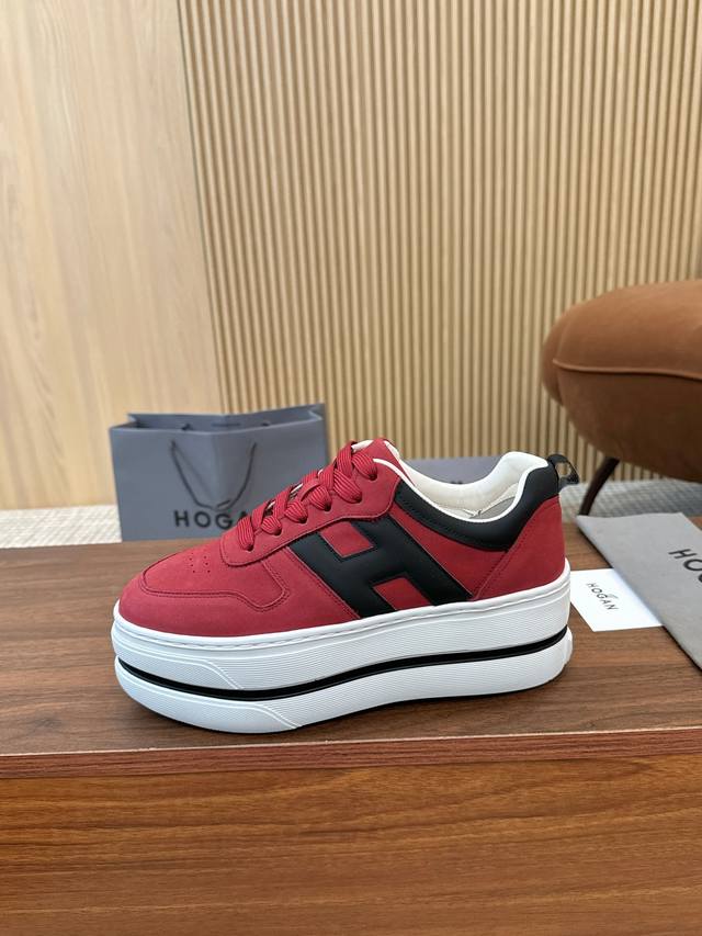 实价不让利 ！爆爆爆 霍根Hogan新款， 女士时尚圆头系带运动休闲鞋，双层厚底，让你穿上瞬间长高70Mm。丝绸小牛皮撞色搭配，线条流畅勾画新时代的美感。高弹鞋