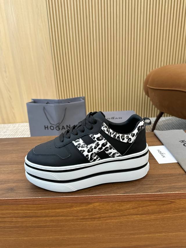 实价不让利 ！爆爆爆 霍根Hogan新款， 女士时尚圆头系带运动休闲鞋，双层厚底，让你穿上瞬间长高70Mm。丝绸小牛皮撞色搭配，线条流畅勾画新时代的美感。高弹鞋