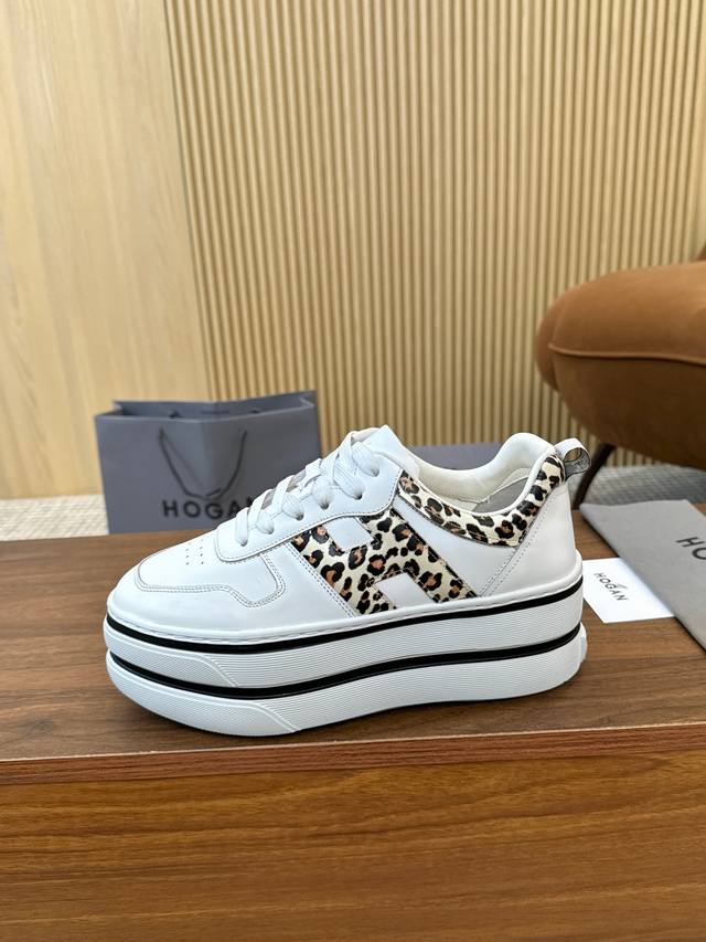 实价不让利 ！爆爆爆 霍根Hogan新款， 女士时尚圆头系带运动休闲鞋，双层厚底，让你穿上瞬间长高70Mm。丝绸小牛皮撞色搭配，线条流畅勾画新时代的美感。高弹鞋