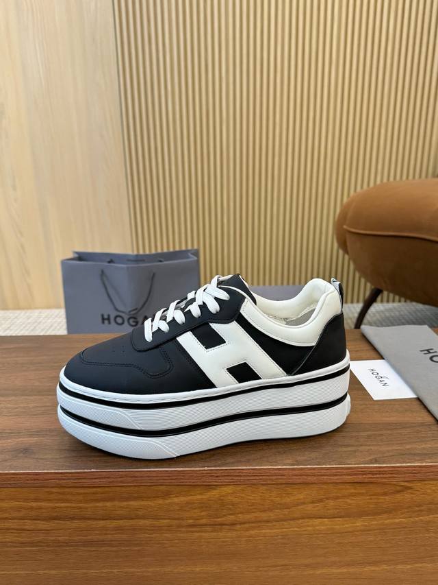 实价不让利 ！爆爆爆 霍根Hogan新款， 女士时尚圆头系带运动休闲鞋，双层厚底，让你穿上瞬间长高70Mm。丝绸小牛皮撞色搭配，线条流畅勾画新时代的美感。高弹鞋