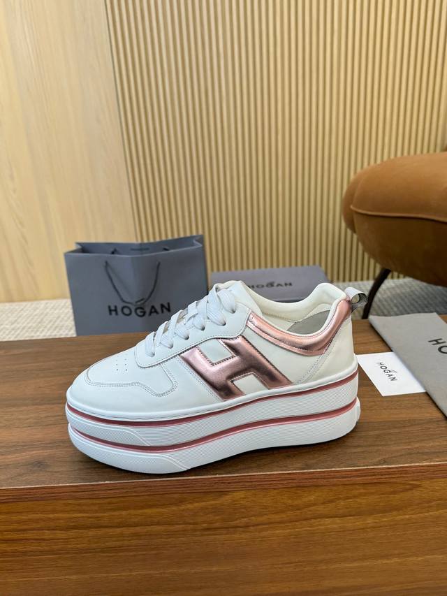 实价不让利 ！爆爆爆 霍根Hogan新款， 女士时尚圆头系带运动休闲鞋，双层厚底，让你穿上瞬间长高70Mm。丝绸小牛皮撞色搭配，线条流畅勾画新时代的美感。高弹鞋