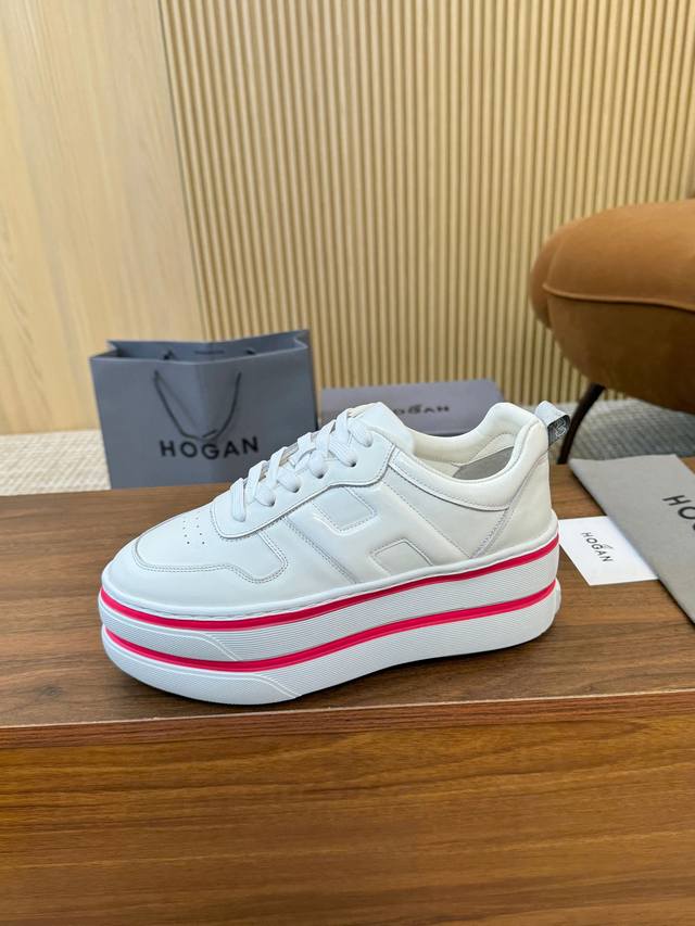 实价不让利 ！爆爆爆 霍根Hogan新款， 女士时尚圆头系带运动休闲鞋，双层厚底，让你穿上瞬间长高70Mm。丝绸小牛皮撞色搭配，线条流畅勾画新时代的美感。高弹鞋