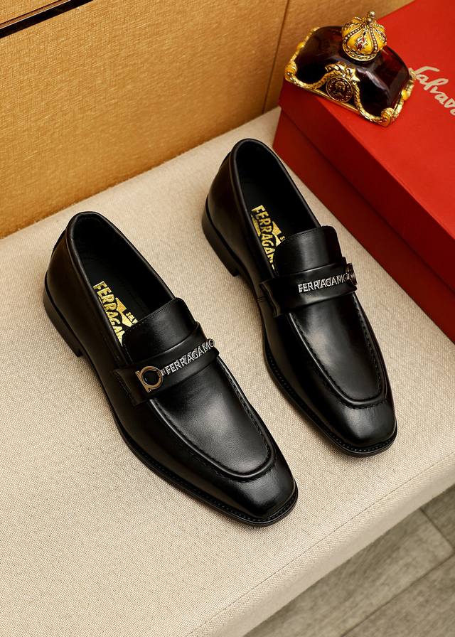 商品商标：Ferragamo 菲拉格慕 休闲皮鞋 正码码数: 38-44 45.46订制 商品材料：精选 进口头层小牛皮鞋面+奢华五金扣，进口水染牛皮内里。强烈