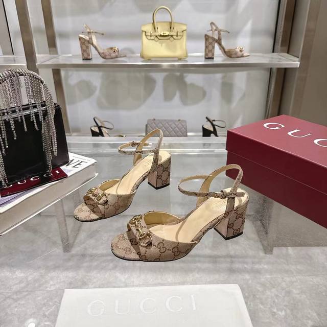 长期有货 古奇 Guccⅰ 经典女鞋:原版一比一开发，精心调制的鞋楦，面料采用原版质感.进口羊皮面.配原板电渡五金扣 细腻到无可挑剔！ 羊皮：内里和垫脚 跟高: