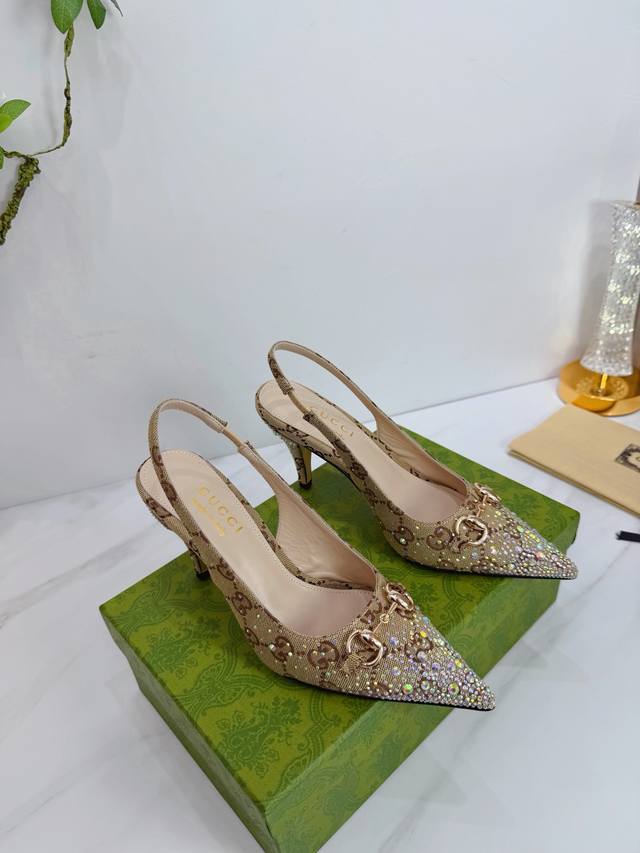 出厂 2026 Sss新款报到 Gucci～古*奇 原单品质 原汁原味的欧式风格 上脚非常完美穿搭上配此鞋，优雅大方，晶莹剔透，无论种各配件材质，都是家独一比一