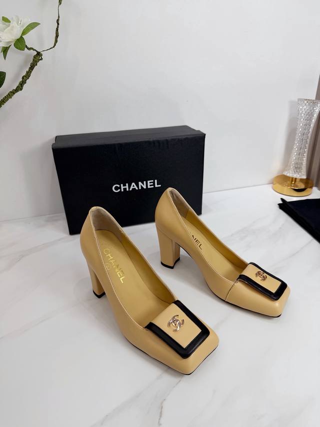 出厂 Chanel 2026 秋季马丁靴单鞋凉鞋拖鞋最新款 欧洲代购&香奶奶家新款时尚最新版面 散发持久魅力的小香马丁靴鞋～原版开发支持市场任意对比所谓线条流畅