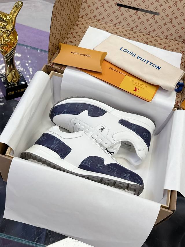 出厂价pp： Lv 男鞋系列 路易威登系列运动鞋系列 永不过时 热门 热卖 热看 耐穿 耐磨 最新潮鞋休闲鞋 2025 官方新增颜色 新品春夏季舒适进口定制原版