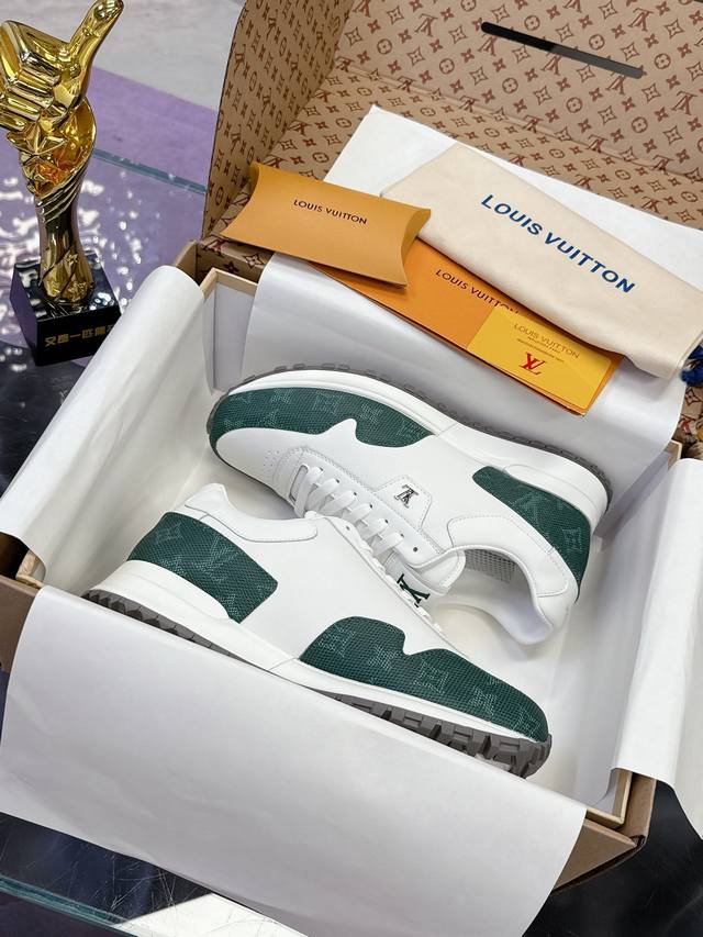 出厂价pp： Lv 男鞋系列 路易威登系列运动鞋系列 永不过时 热门 热卖 热看 耐穿 耐磨 最新潮鞋休闲鞋 2025 官方新增颜色 新品春夏季舒适进口定制原版