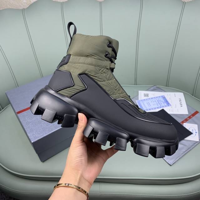 出厂价pp： prada普拉达 秋冬爆款男鞋出货 官网同步: 原版飞织胶片面料+牛皮内里， 1比1复刻 ， 原厂原版底， 码数38-45码