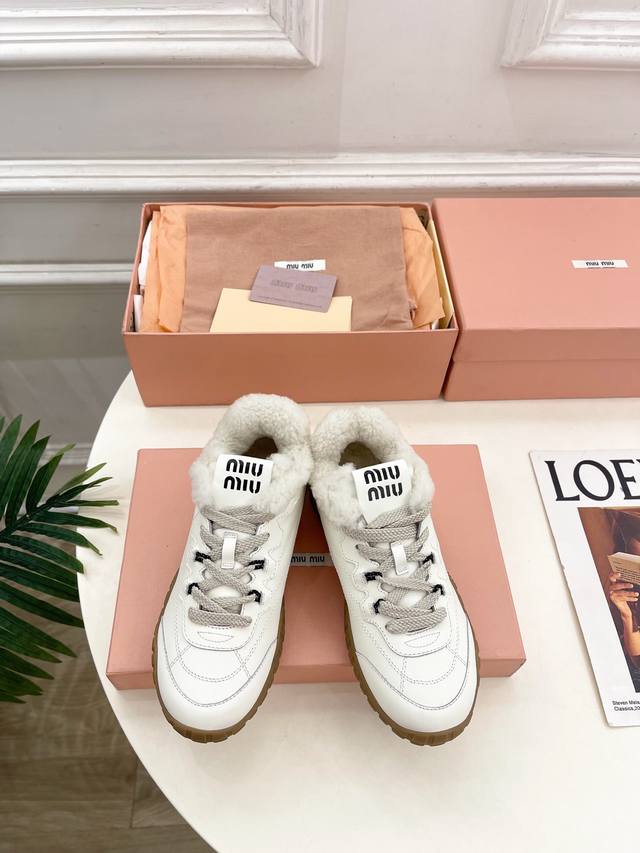 Miu Miu 缪缪 25 专柜主打最新秀款 2025秋冬新品Tyre系列羊毛休闲运动鞋火爆上新！ Bs缪家高货 顶级工艺打造精品质感 无敌舒适 绝对是一见钟情