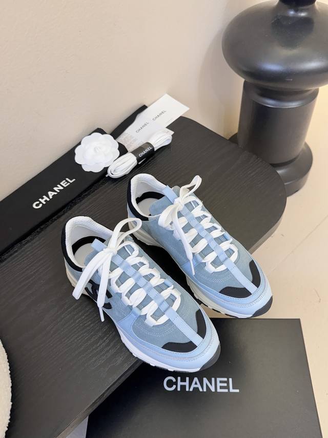 Chanel 香奈儿 2025新款小香风麂皮圆头熊猫菱格厚底运动鞋时尚增高鞋休闲鞋 面料：进口磨砂牛皮 内里：元版内里 鞋底：原版开模鞋底 全套包装 ：35-4