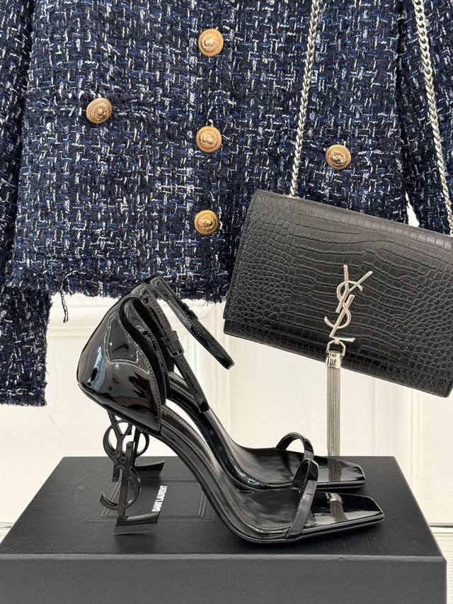 厂价 Saint Lauren*Ysl圣罗兰经典春夏字母跟 一字带高跟凉鞋 斩男又斩女的高跟鞋 爱了 不愧是最懂女人的品牌 上新即售空 尤其是侧面线条设计流畅自