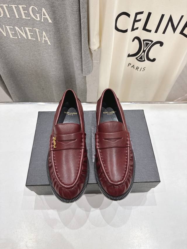 男女同款 男款+50 Saint Laurent 圣罗兰Ysl 25Ss爆款平底玛丽珍一脚蹬乐福鞋，2025全新升级力推单品明星同款 舒适度非常好，值得拥有 成